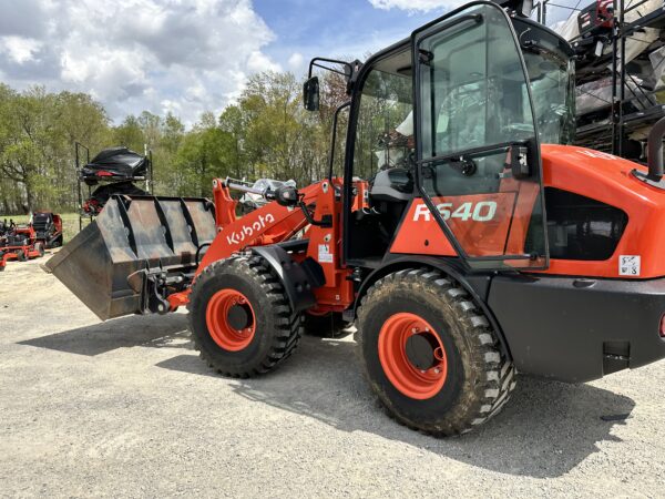 2024 R640 (FORMER RENTAL) - Image 9